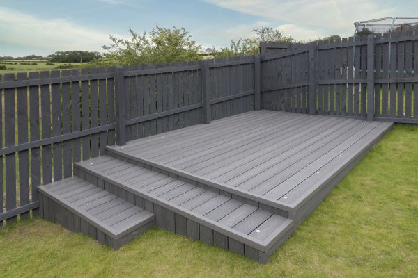 Vinyl Deck Construction in Hayden